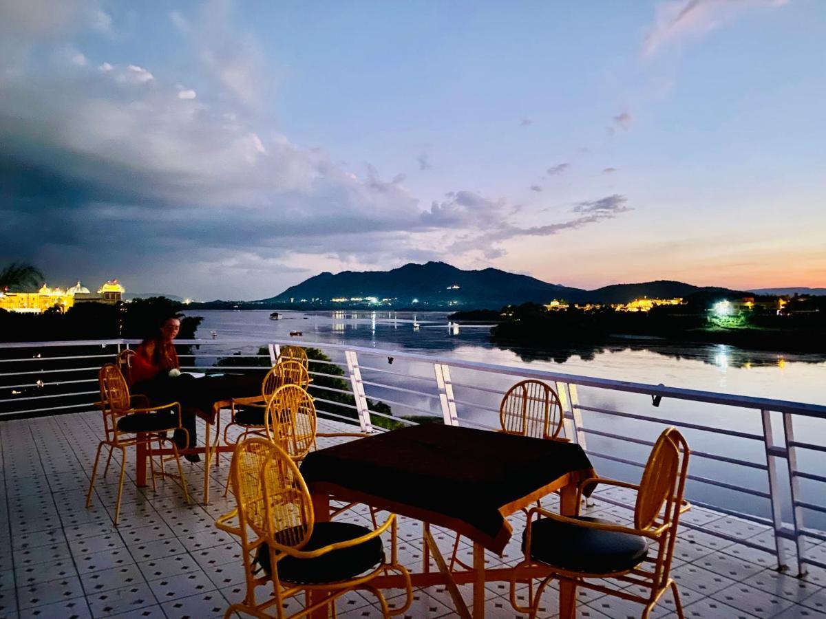 Hotel Haveli Jai Durga At Pichola Lake Udajpur Zewnętrze zdjęcie